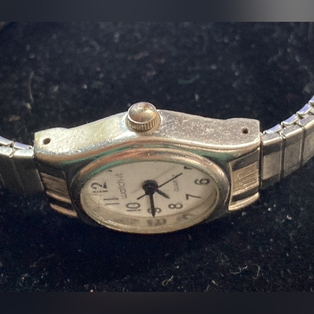 VINTAGE WATCH-IT LADIES SILVER TONE WATCH - Picture 4 of 6